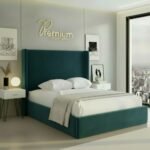 Gaviero Grand Upholstered Bed