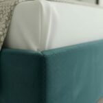 Gaviero Grand Upholstered Bed - Image 5